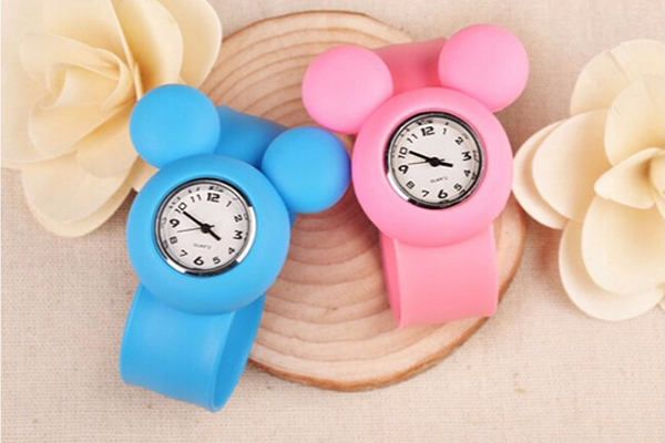 穩(wěn)達(dá)時兒童手表定制廠家