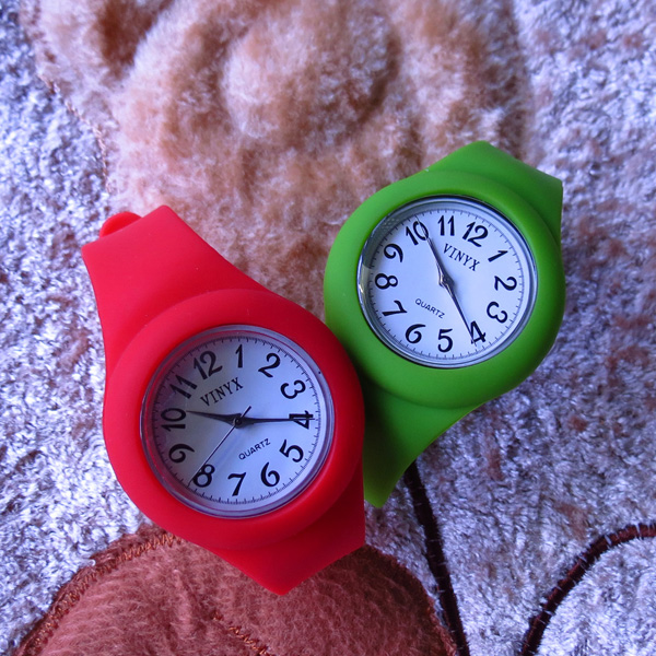 硅膠環(huán)?？ㄍ▋和黉N手表定做【穩(wěn)達(dá)時(shí)鐘表】