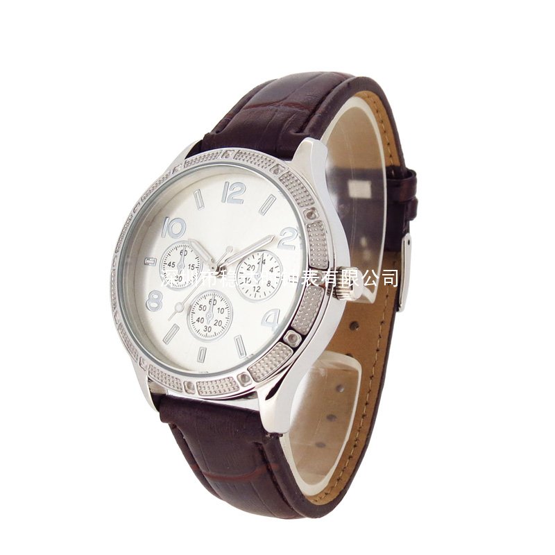 穩(wěn)達(dá)時(shí)進(jìn)口石英機(jī)芯假三眼裝飾時(shí)尚腕表批發(fā)