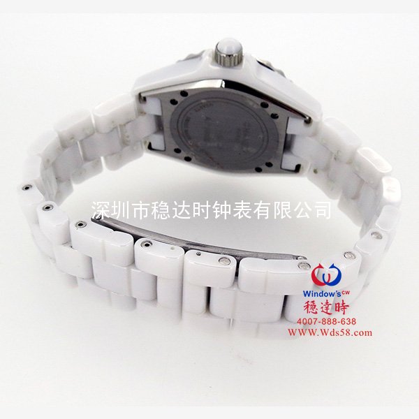 穩(wěn)達時時尚精致陶瓷女士手表