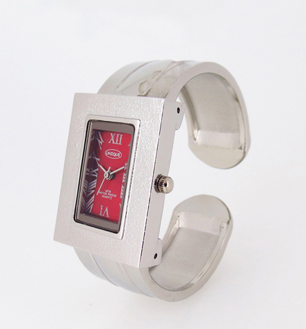 穩(wěn)達(dá)時潮流石英手表 最受歡迎的女士手表