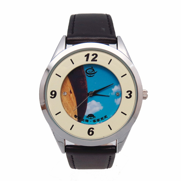 穩(wěn)達(dá)時(shí)經(jīng)典商務(wù)紀(jì)念禮品手表定制工廠