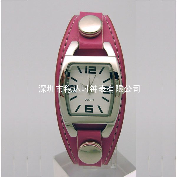 穩(wěn)達(dá)時(shí)自由換帶女士禮品手表定制廠家