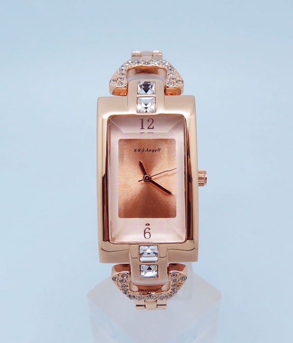 穩(wěn)達(dá)時時尚新款女士禮品手表廠家