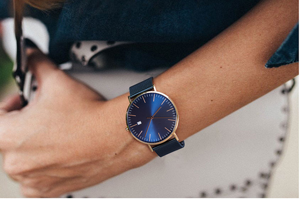 深圳鐘表廠認(rèn)為愈發(fā)簡(jiǎn)約的款式，更走心