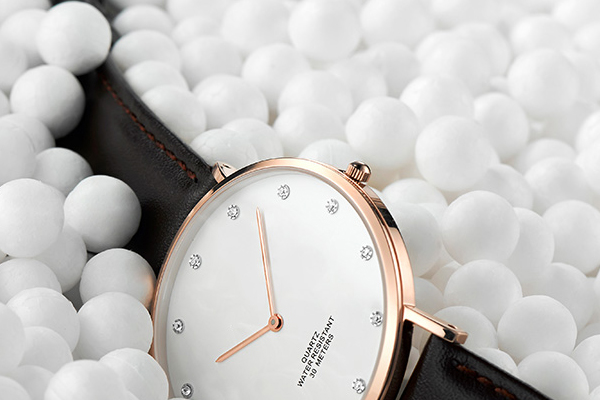 電子表廠家不止生產(chǎn)電子表 潮流石英表了解下