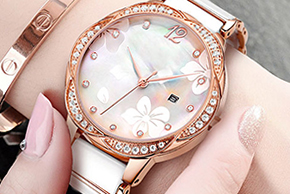 鑲鉆時尚手表 女士防水手表穩(wěn)達時廠家直銷