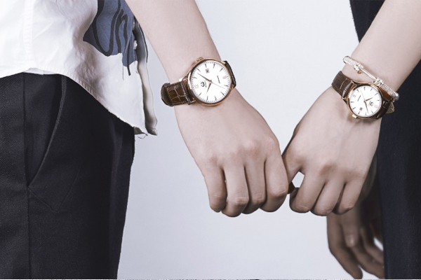 情侶手表現(xiàn)貨款式貨源供應(yīng)-穩(wěn)達(dá)時(shí)手表廠