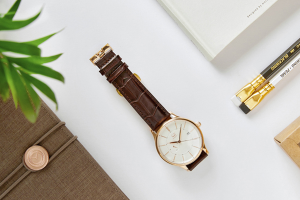 穩(wěn)達(dá)時(shí)廠家直銷精品手表