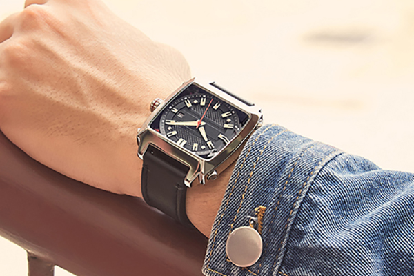 商務(wù)外貿(mào)暢銷(xiāo)貨源 批量300只起訂