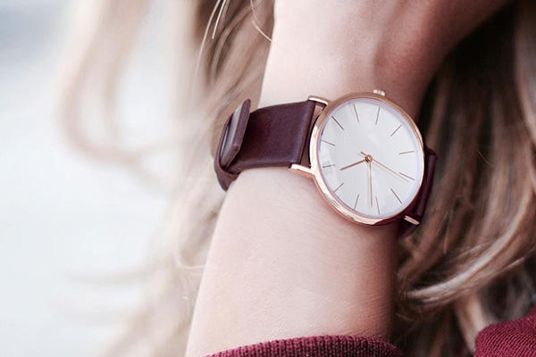 休閑女士石英皮帶手表廠(chǎng)家定制加工就在穩(wěn)達(dá)時(shí)