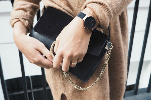 氣質(zhì)精品女士小巧石英手表廠家定制供應(yīng)