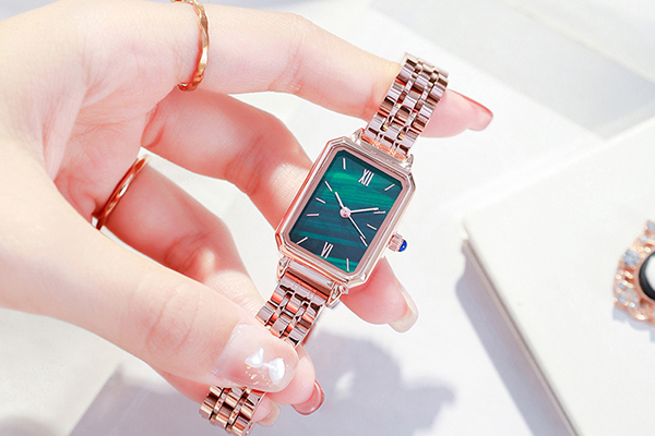 網(wǎng)紅小綠表工廠供貨 現(xiàn)貨走量性價(jià)比貨源就在穩(wěn)達(dá)時(shí)