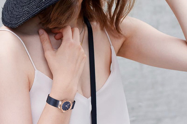 穩(wěn)達(dá)時簡約腕表女士石英手表廠家代加工批發(fā)